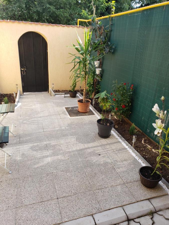 Phoenix Studio Bukarest Exteriör bild
